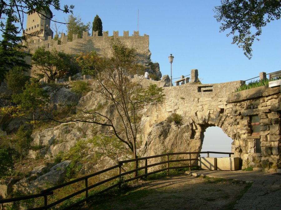 Замок в Сан-Марино